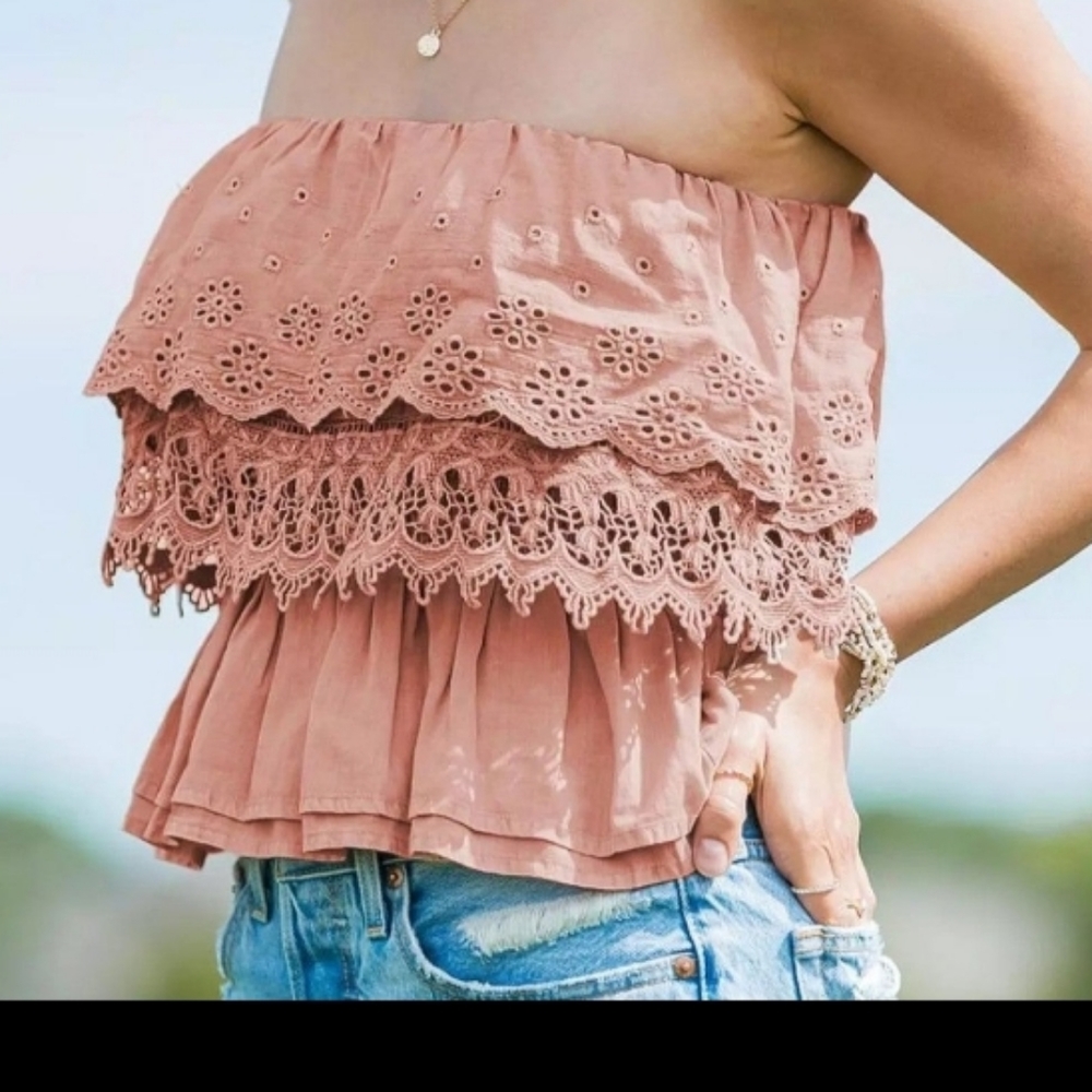 Buckles Gimmiks top